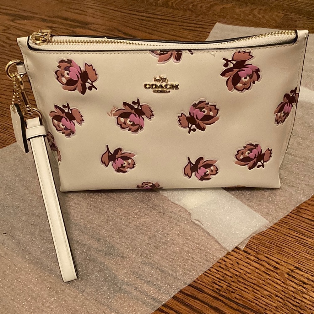 COACH NWOT glitter rose clutch